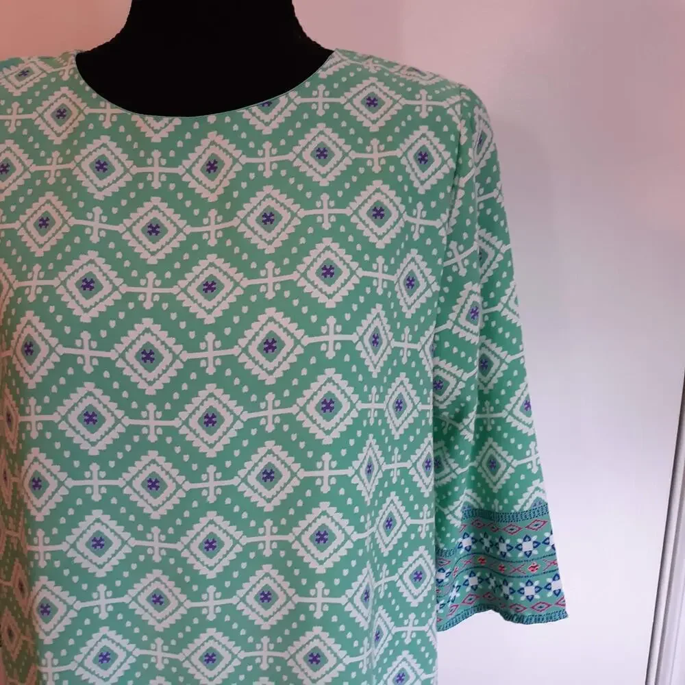 Everly Shift Dress Seafoam Green w/ contrasting borders 3/4 sleeve Size M - Picture 2 of 6